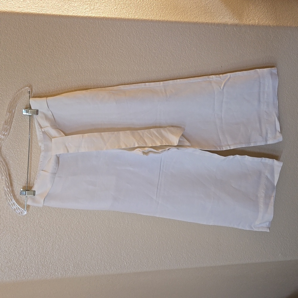Like New / Excellent Condition A New Day White Bottoms Size S